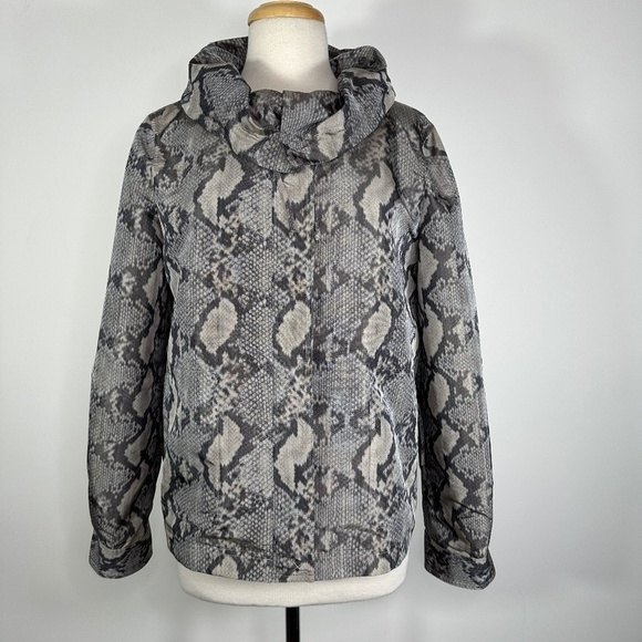St John Jacket Women's Sz M Yellow Label Windbreaker Lightweight Snake Print Zip - Picture 1 of 14
